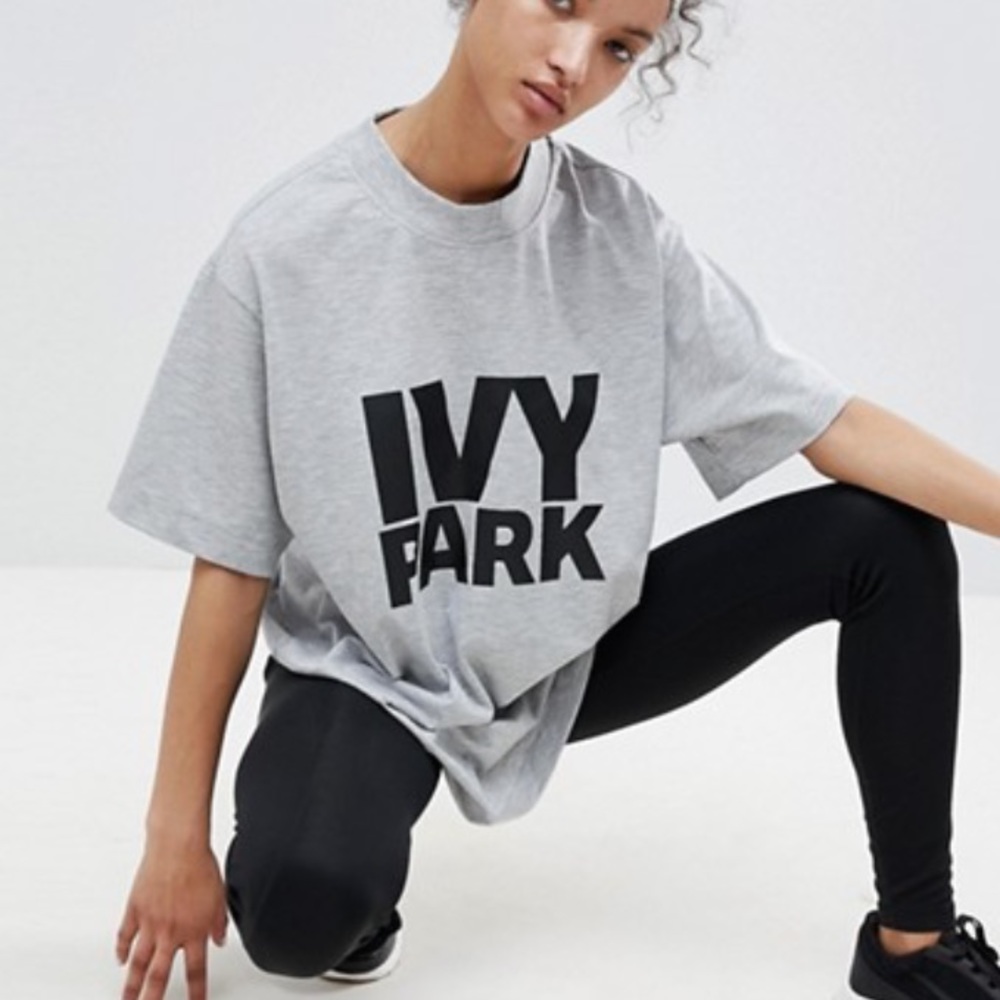 IVY PARK oversized logo T-shirt - Picture 2 of 5